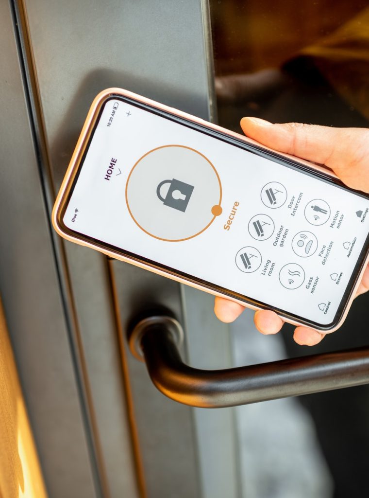 locking-entrance-door-with-a-smart-phone-1.jpg